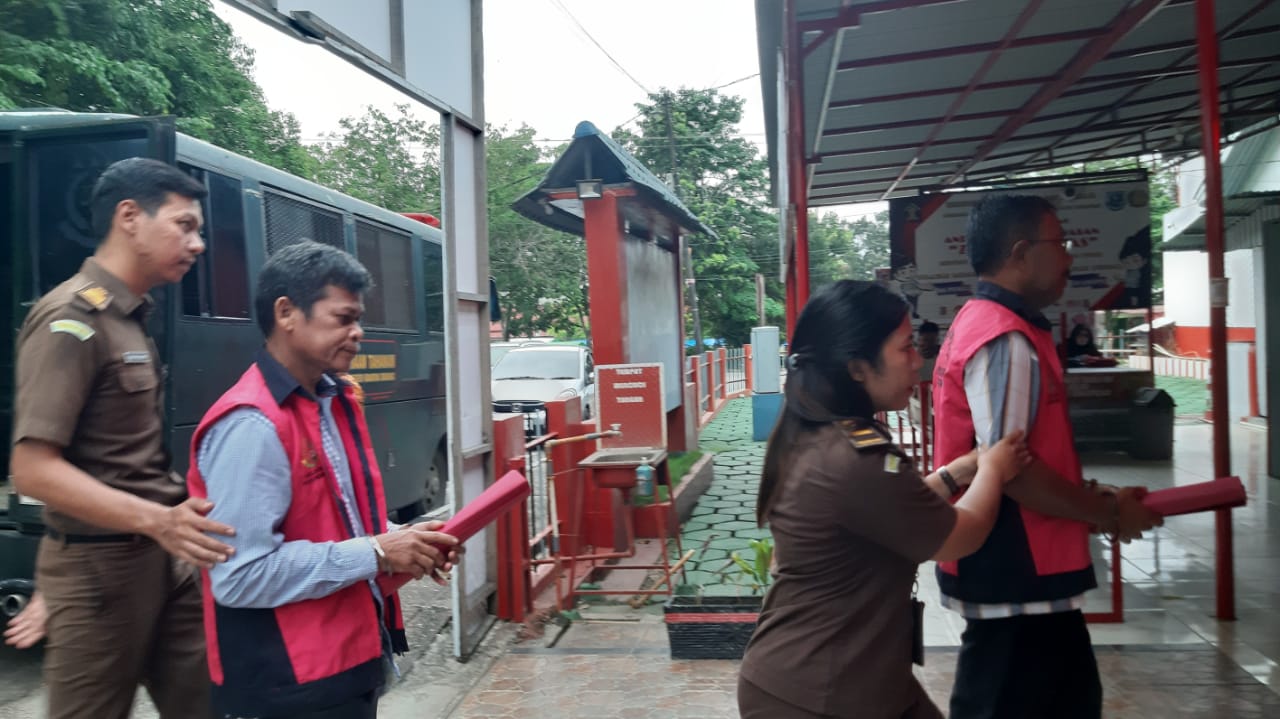 Jaksa Resmi Menahan 2 Orang Tersangka Dugaan Tipikor Pembangunan Hotel Kuansing